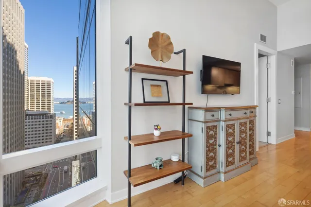 $4,999 | 301 Mission Street, Unit 25B, San Francisco, CA 94105