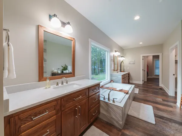 $1,929,000 | 303 South Lk Drive, Altamont, TN 37301