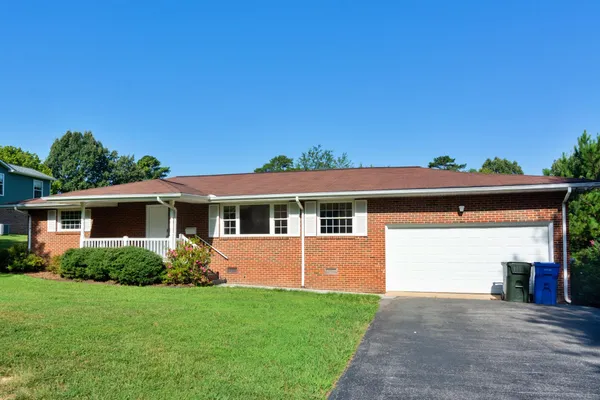 $2,395 | 1225 Panorama Drive, Chattanooga, TN 37421