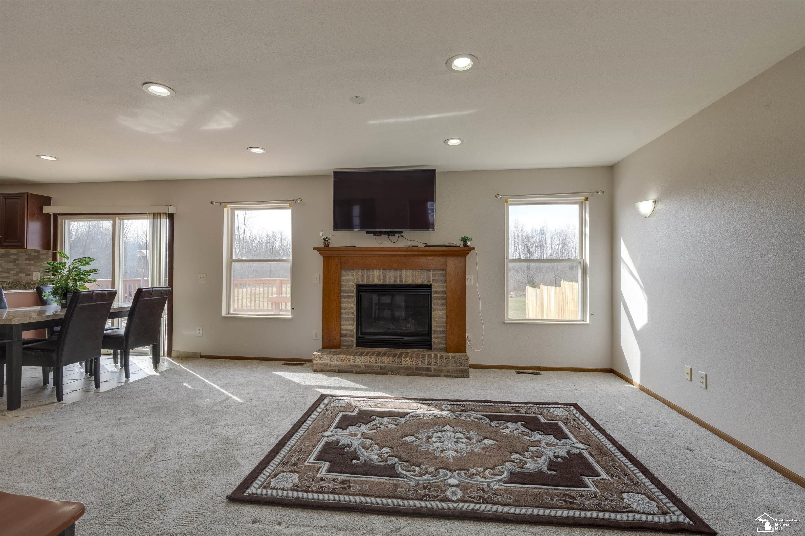 821 Hunting Creek Road Temperance, MI 48182 - Photo 5 of 39 50169842-62ac6330-8e21-401b-ae67-0ed84572b111.JPG