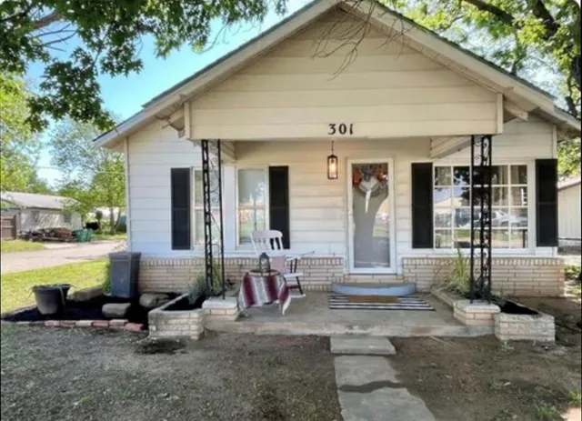$89,900 | 301 South Ave H, Olney, TX 76374