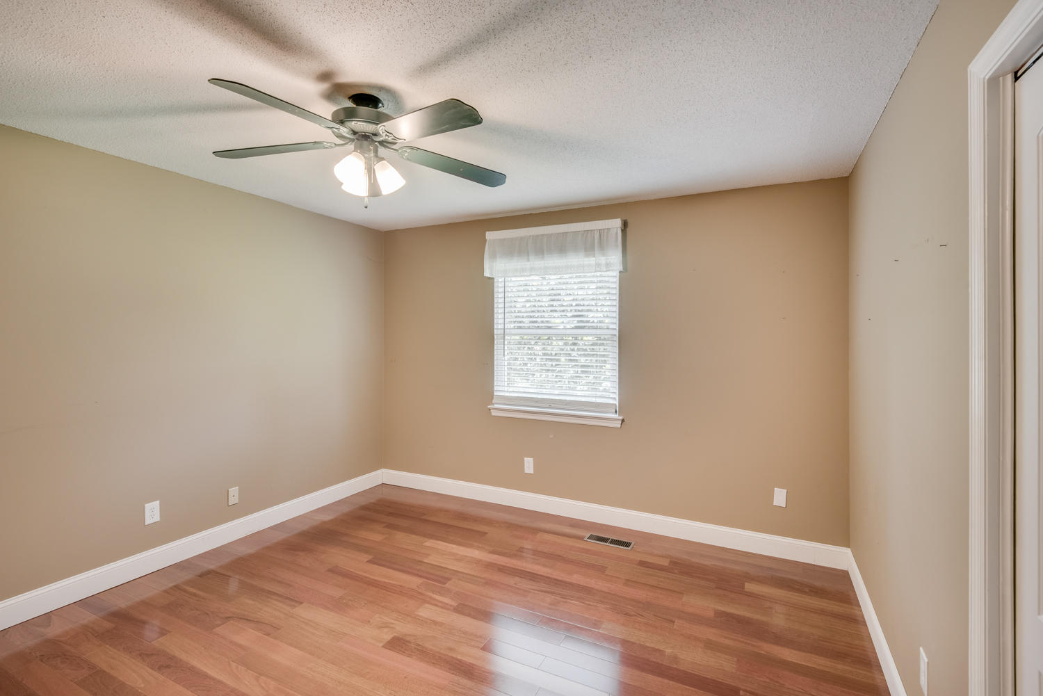 5712 Browntown Road Chattanooga, TN 37415 - Photo 17 of 26 5712_Browntown_Rd_18