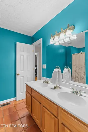 $499,000 | 747 East Dumplin Valley Road, Jefferson City, TN 37760