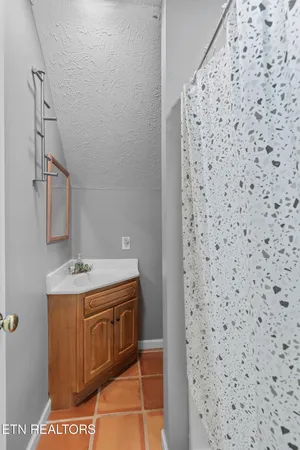 $499,000 | 747 East Dumplin Valley Road, Jefferson City, TN 37760