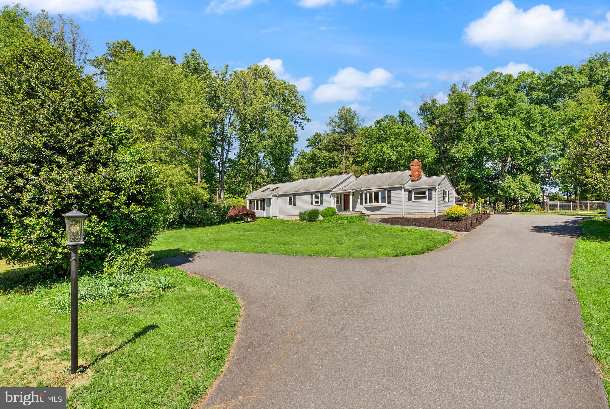 815 Seneca Road Great Falls, VA 22066 - Photo 1 of 61
