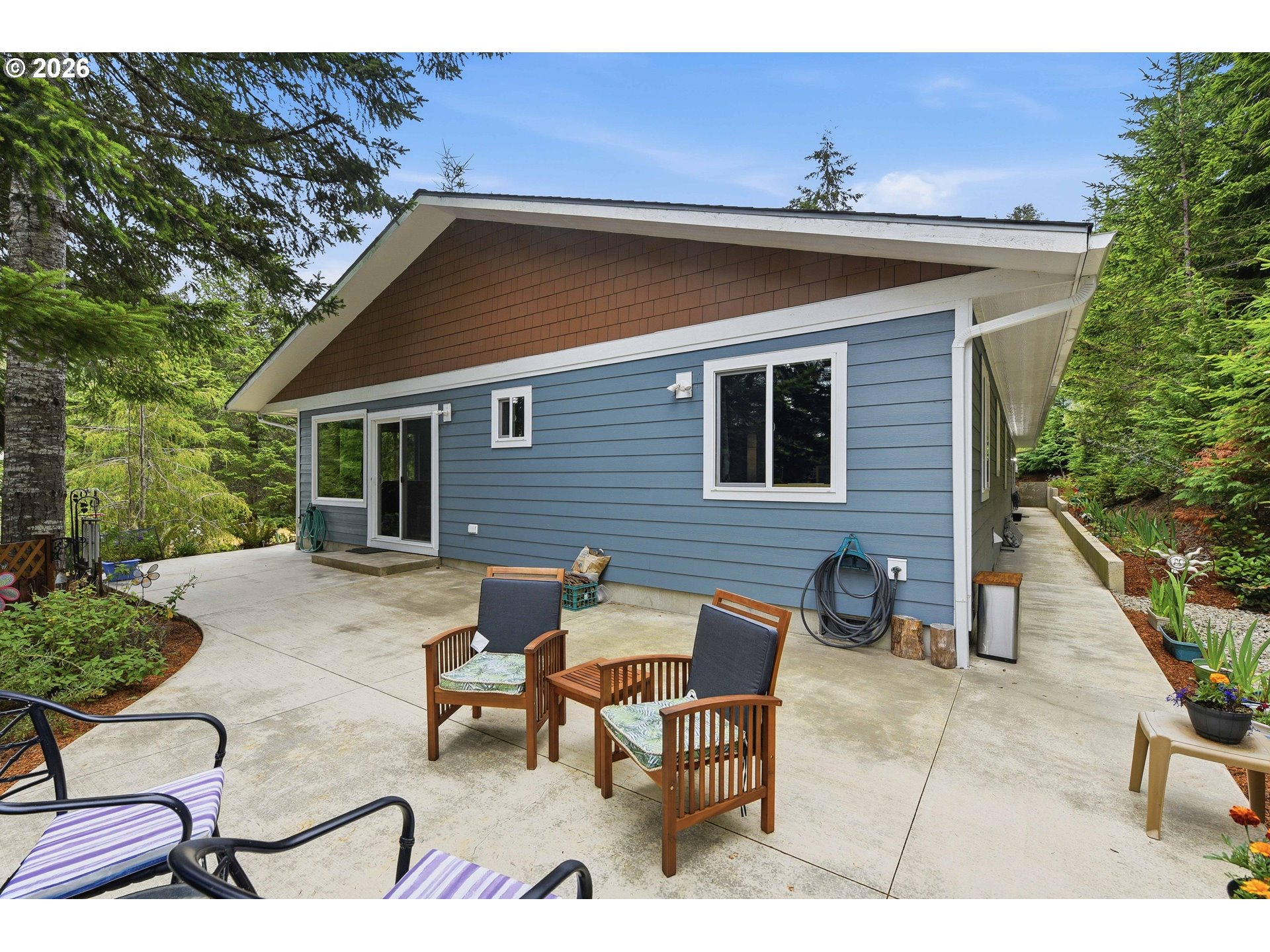 2256 Timberline Drive Coos Bay, OR 97420 - Photo 40 of 44