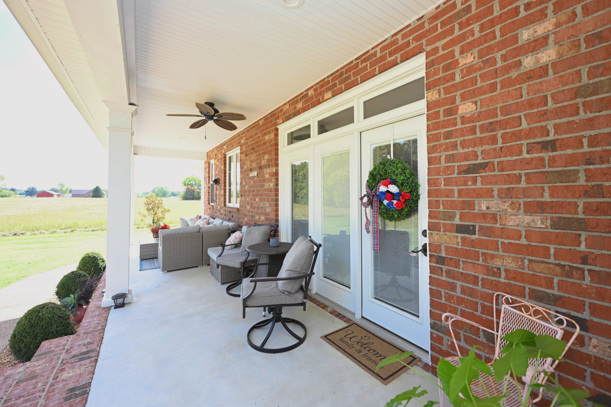 3280 Dobbins Pike Portland, TN 37148 - Photo 43 of 54 a living room with furniture and a potted plant