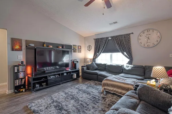 $244,900 | 5131 Mustang Drive, Evansville, IN 47715