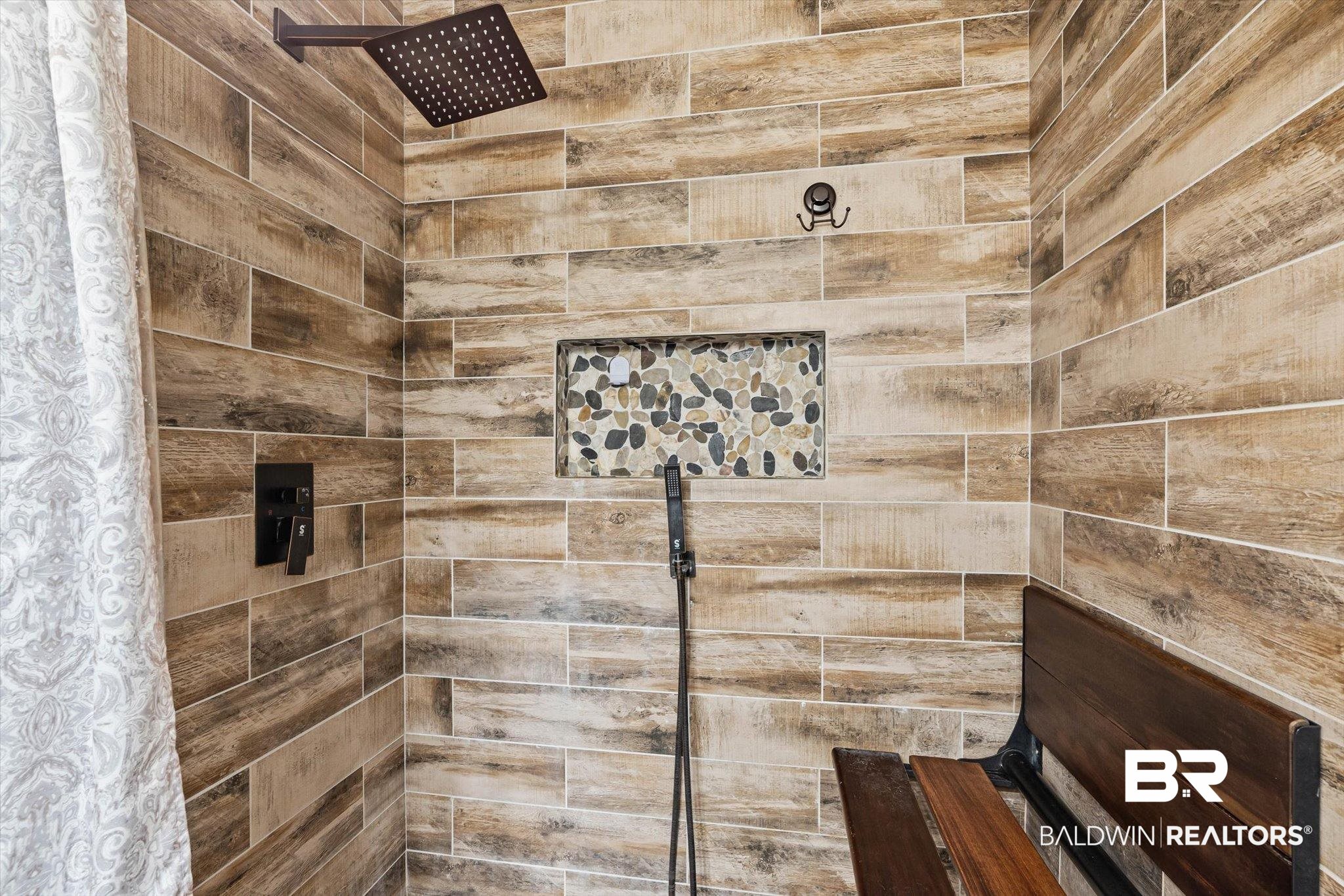 3846 Leslie Road Saraland, AL 36571 - Photo 17 of 40 Full bathroom with tiled shower