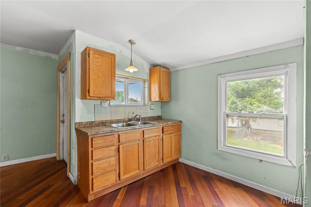 6704 Schofield Avenue St. Louis, MO 63133 - Photo 9 of 19
