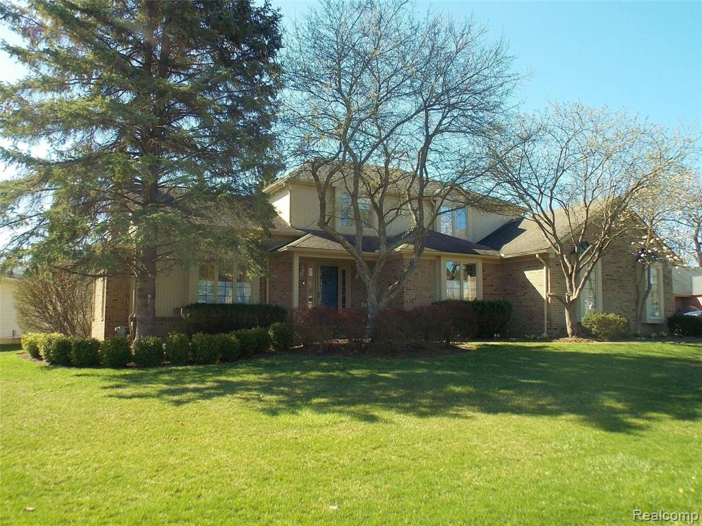 571 Augusta Drive Rochester Hills, MI 48309 - Photo 1 of 42