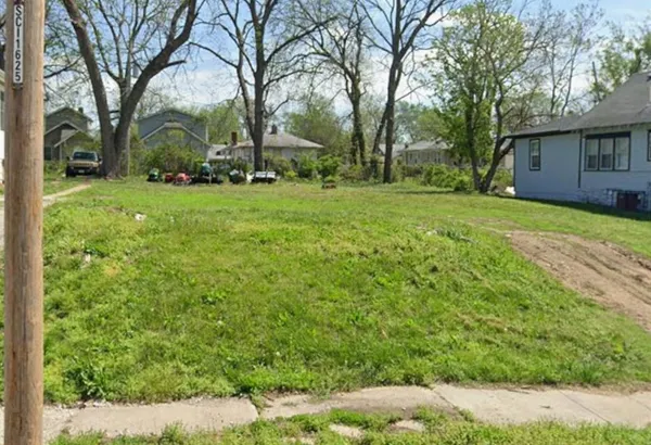$10,000 | 5517 Brooklyn Avenue, Kansas City, MO 64130