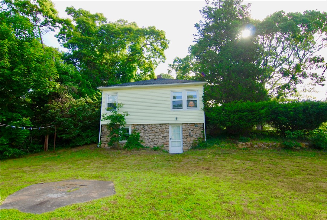 112 Winnapaug Road Westerly, RI 02891 - Photo 6 of 23