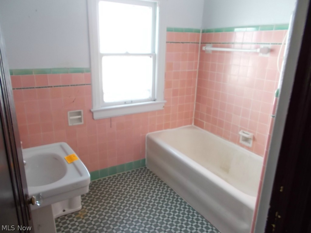 1200 Pomona Road Cleveland, OH 44121 - Photo 14 of 14