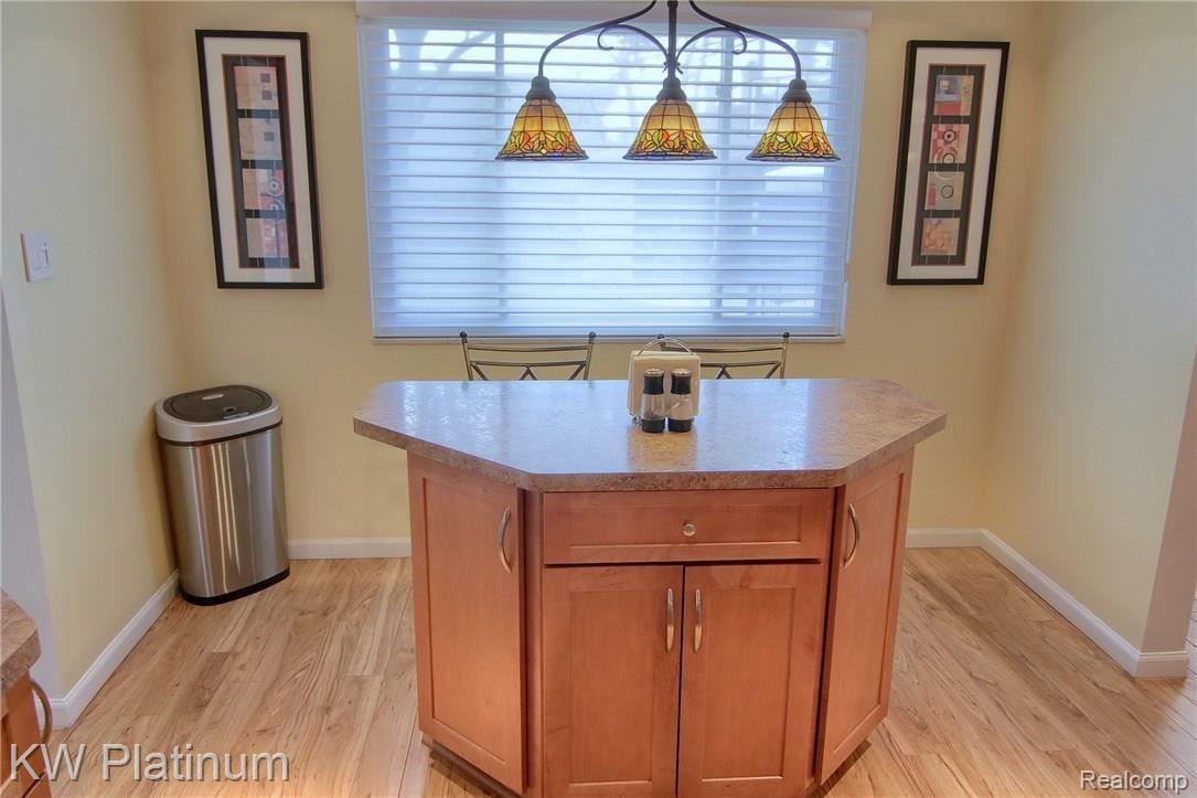 27630 Jean Road Warren, MI 48093 - Photo 9 of 30 Breakfast_Nook.jpg