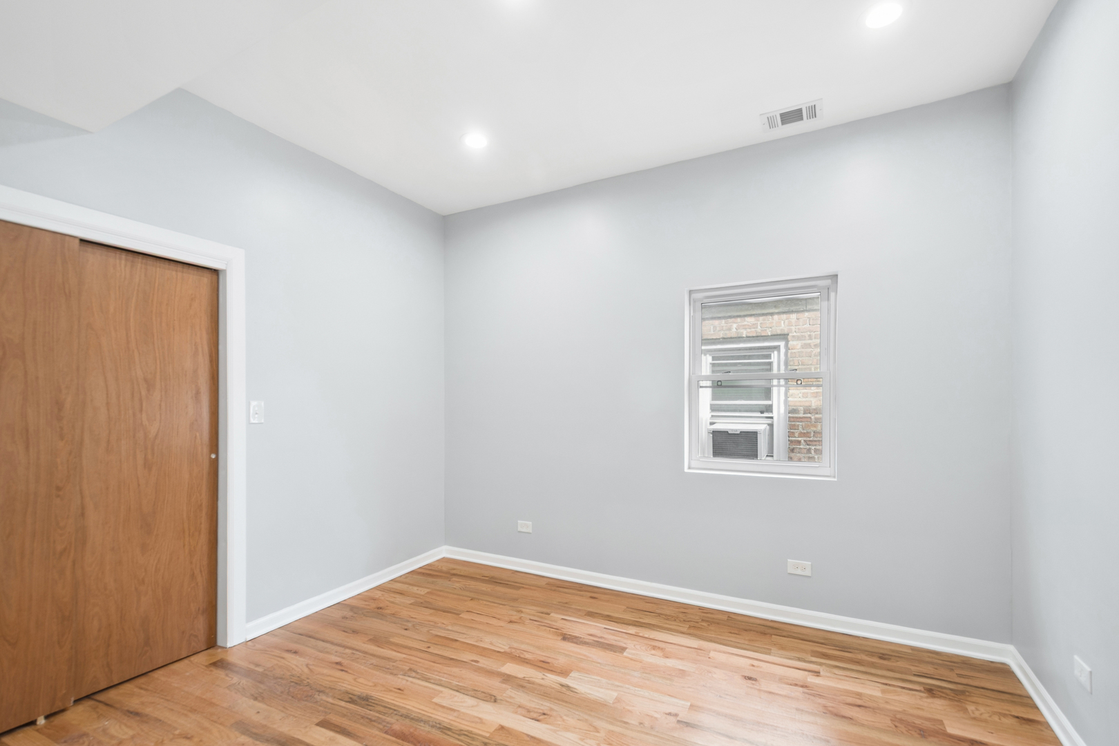 4918 North Spaulding Avenue, Unit 2 Chicago, IL 60625 - Photo 4 of 8