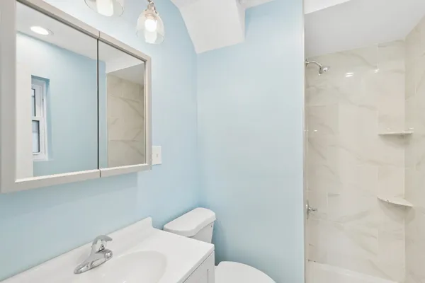 $2,300 | 4918 North Spaulding Avenue, Unit 2, Chicago, IL 60625