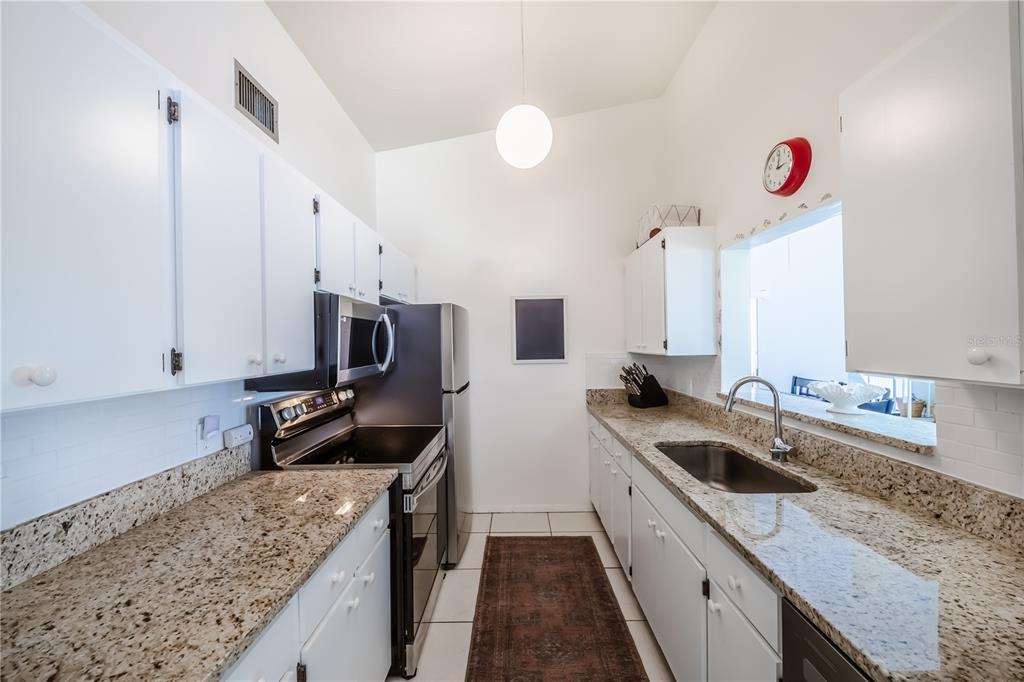 722 White Pine Tree Road, Unit 82 Venice, FL 34285 - Photo 8 of 31