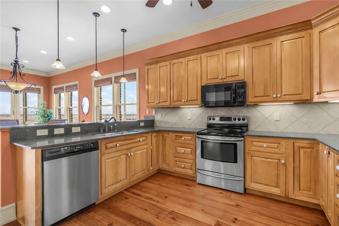 107 Broad Street, Unit D Darien, GA 31305 - Photo 23 of 56