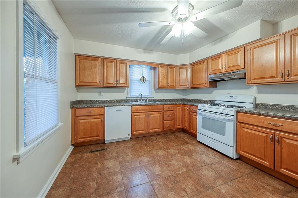 2271 Brodhead Road Aliquippa, PA 15001 - Photo 11 of 38 Gallery Image 11