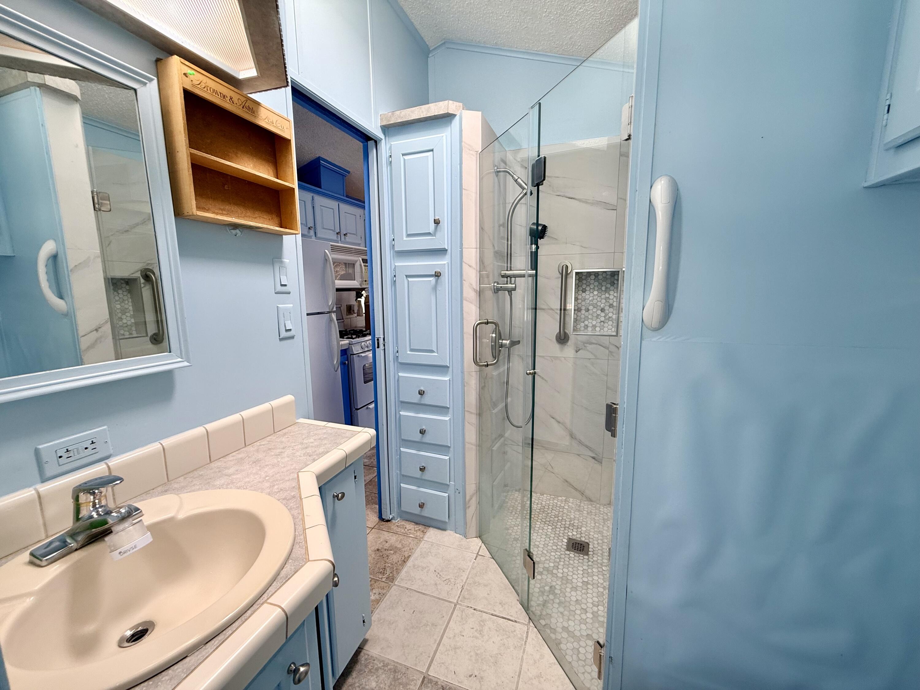 70200 Dillon Road, Unit 132 Desert Hot Springs, CA 92241 - Photo 15 of 26 Bathroom
