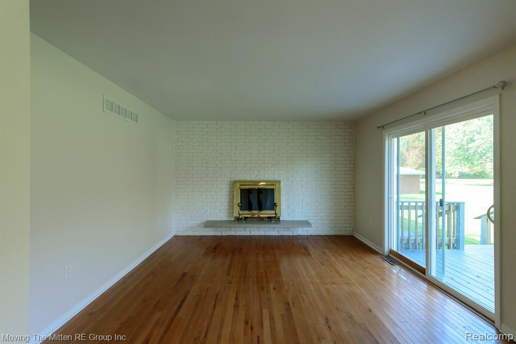 43654 Crowley Road Belleville, MI 48111 - Photo 9 of 49