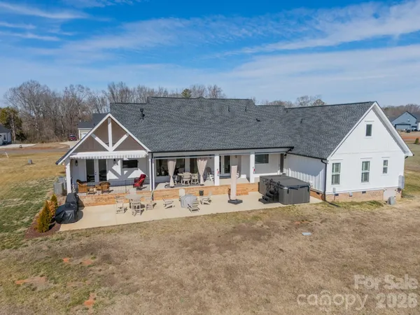 $1,050,000 | 441 Edmunds Lane, Clover, SC 29710