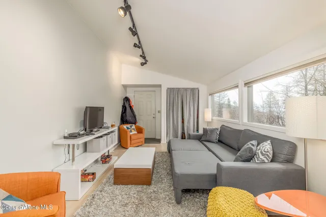 $585,000 | 88 Blooming Flower Court, Unit 101 B9, Sandpoint, ID 83864