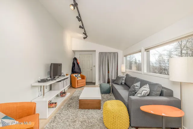 $585,000 | 88 Blooming Flower Court, Unit 101 B9, Sandpoint, ID 83864