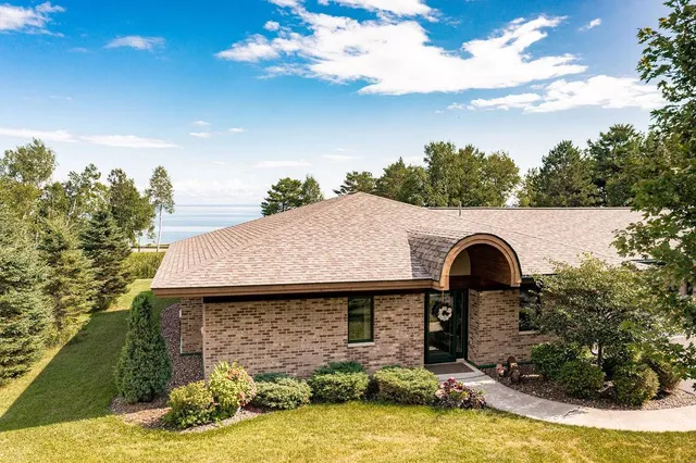 $959,900 | 8353 Congdon Boulevard, Duluth, MN 55804