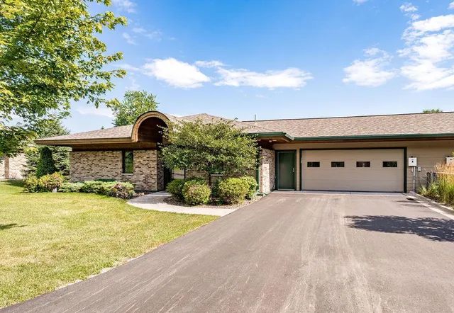 $959,900 | 8353 Congdon Boulevard, Duluth, MN 55804