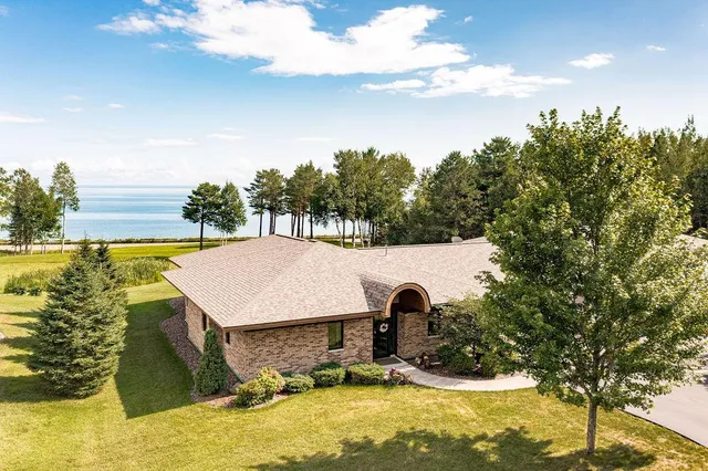 $959,900 | 8353 Congdon Boulevard, Duluth, MN 55804