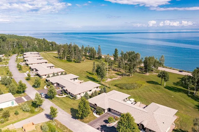 $959,900 | 8353 Congdon Boulevard, Duluth, MN 55804