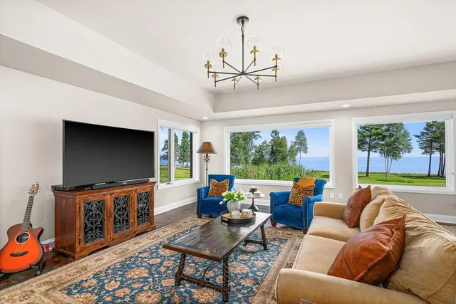 $959,900 | 8353 Congdon Boulevard, Duluth, MN 55804