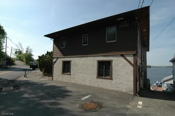 $1,250 | 133 Nolans Point Road, Unit 2, Lake Hopatcong, NJ 07849