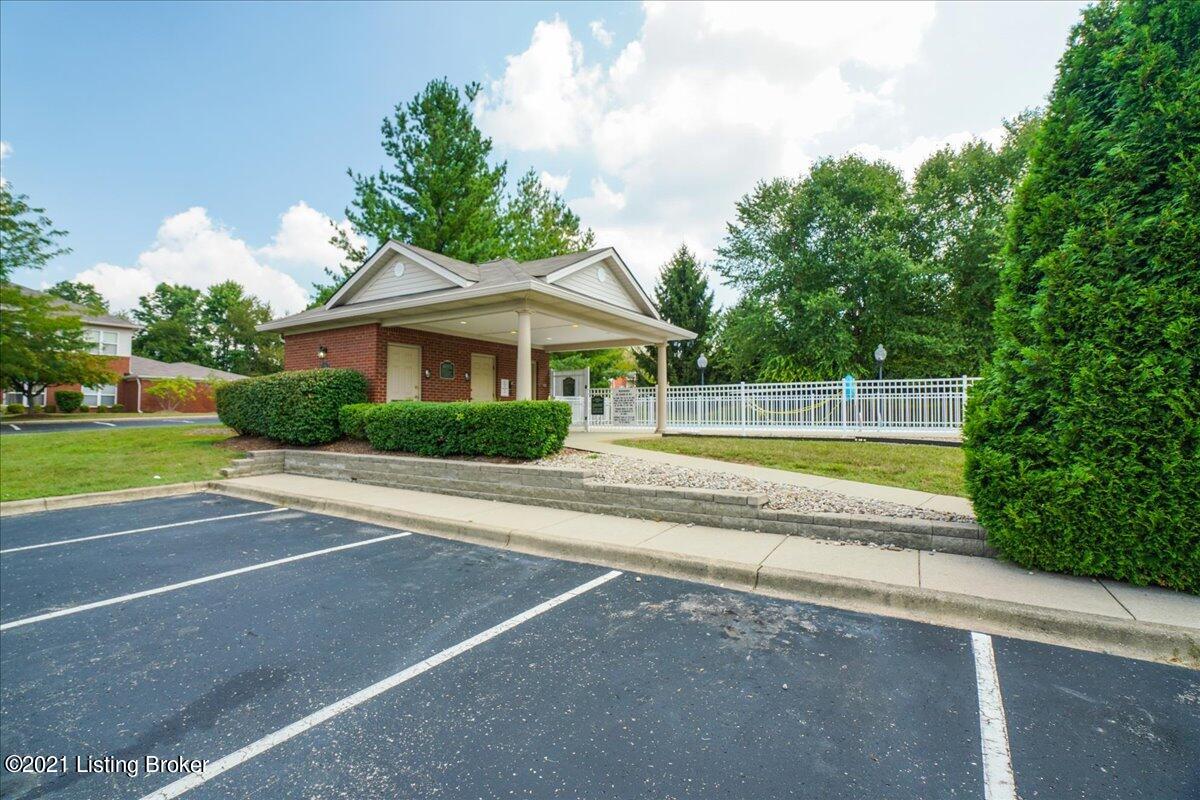 8003 Magnolia Ridge Court, Unit 202 Louisville, KY 40291 - Photo 28 of 29 Pool