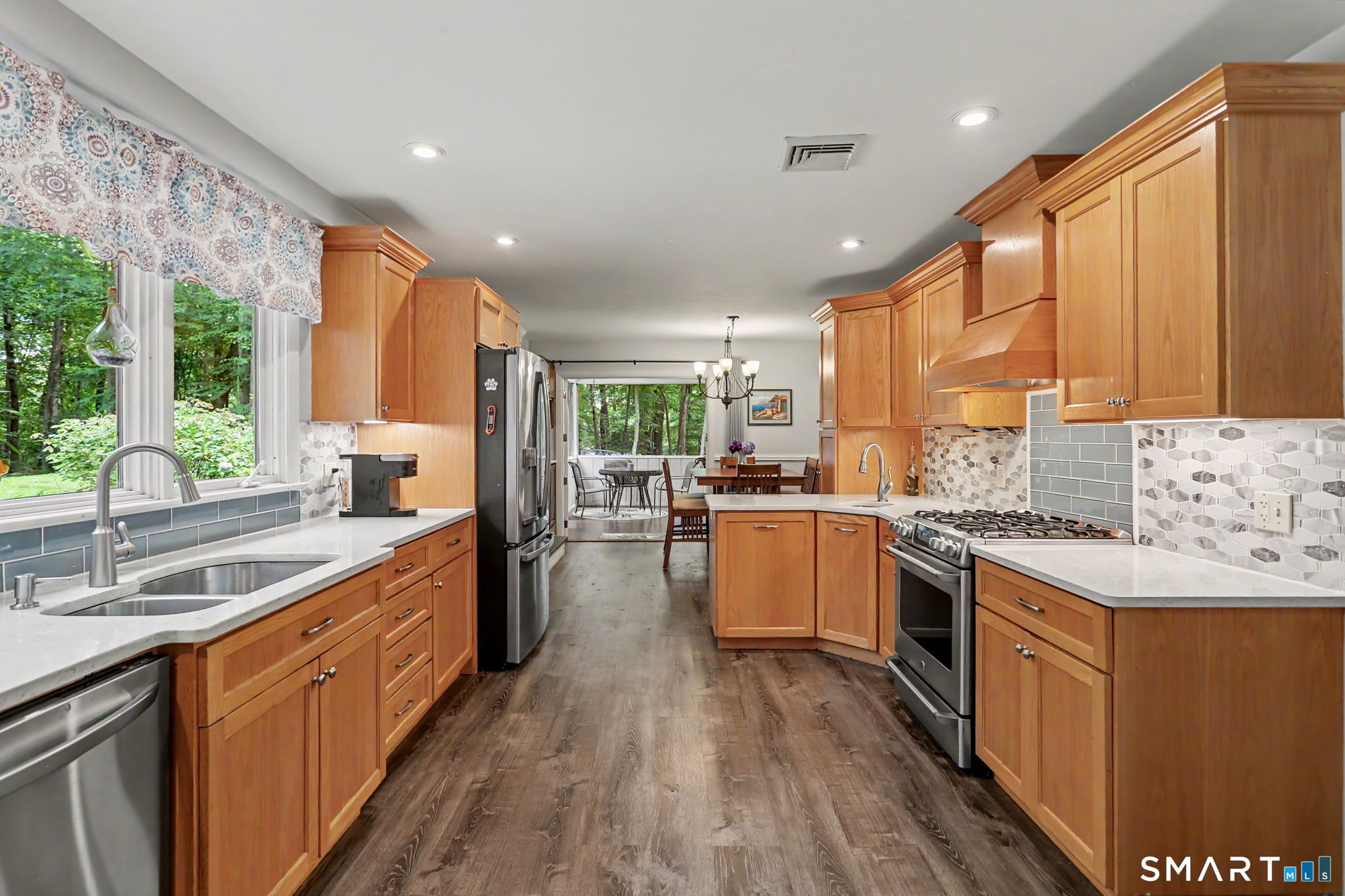 12 Stonehedge Road Norwalk, CT 06851 - Photo 12 of 40