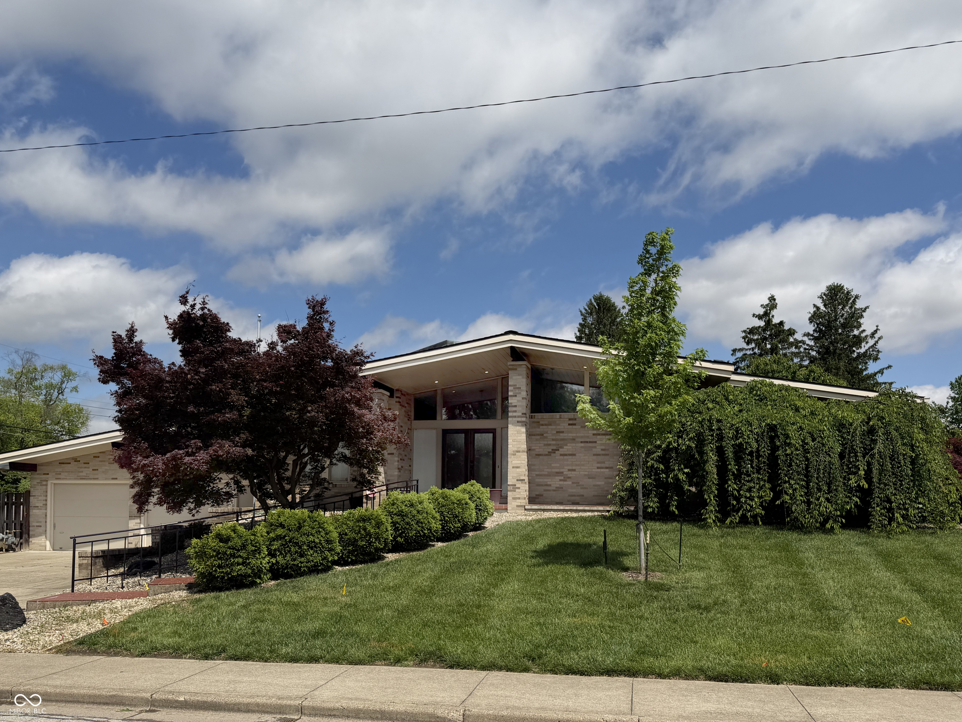 760 27th Street Columbus, IN 47201 - Photo 1 of 30