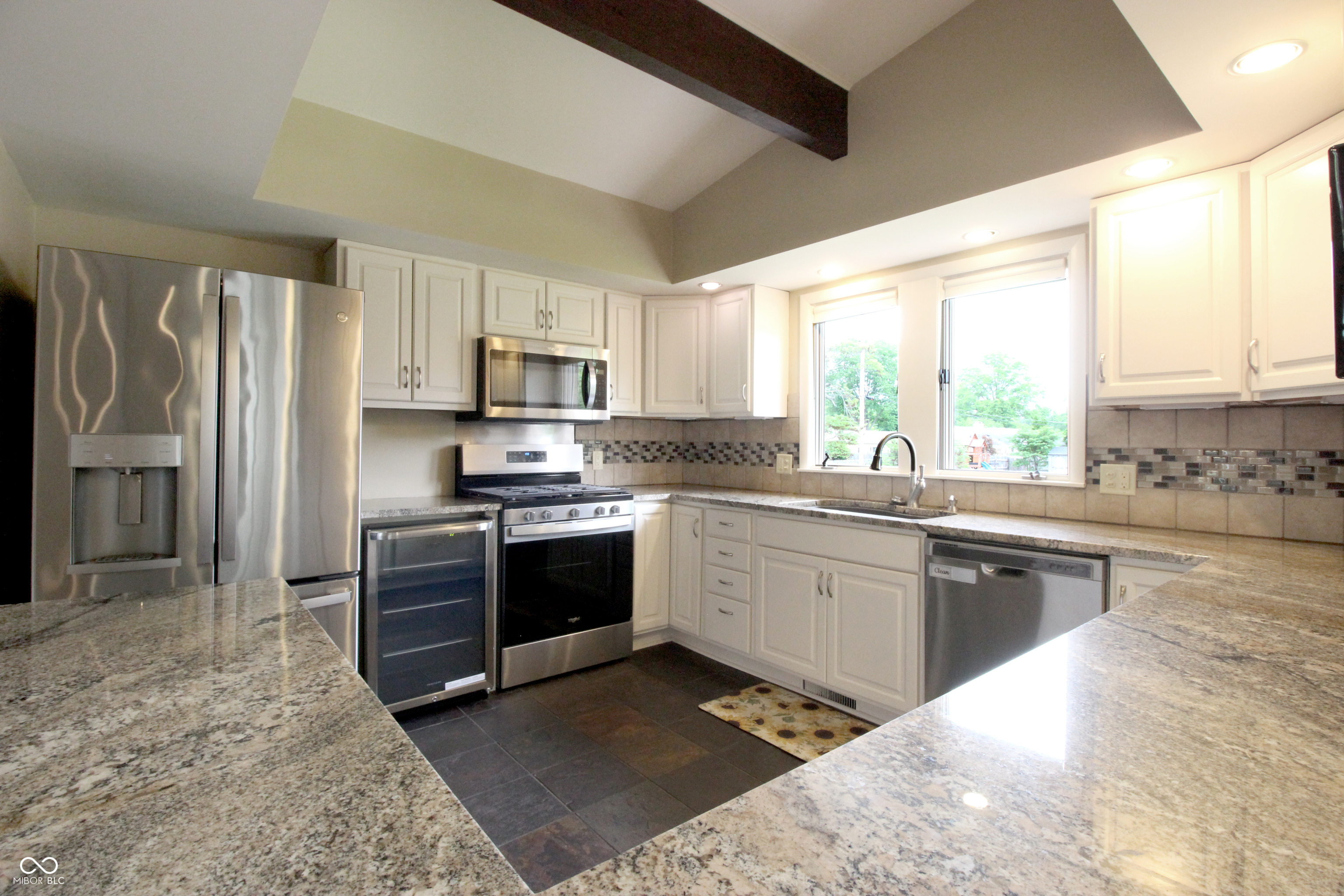 760 27th Street Columbus, IN 47201 - Photo 10 of 30