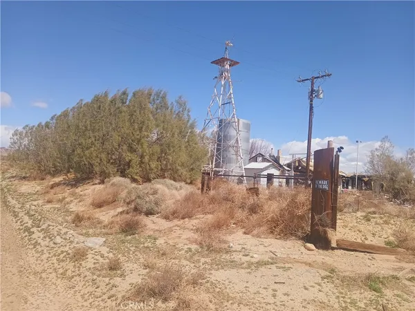 $215,000 | 32292 Neuralia Road, Mojave, CA 93501