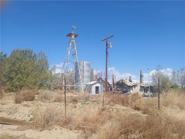 $215,000 | 32292 Neuralia Road, Mojave, CA 93501
