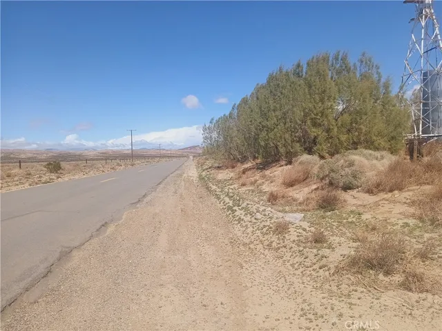 $215,000 | 32292 Neuralia Road, Mojave, CA 93501