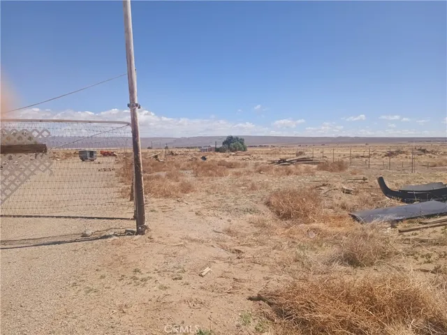 $215,000 | 32292 Neuralia Road, Mojave, CA 93501
