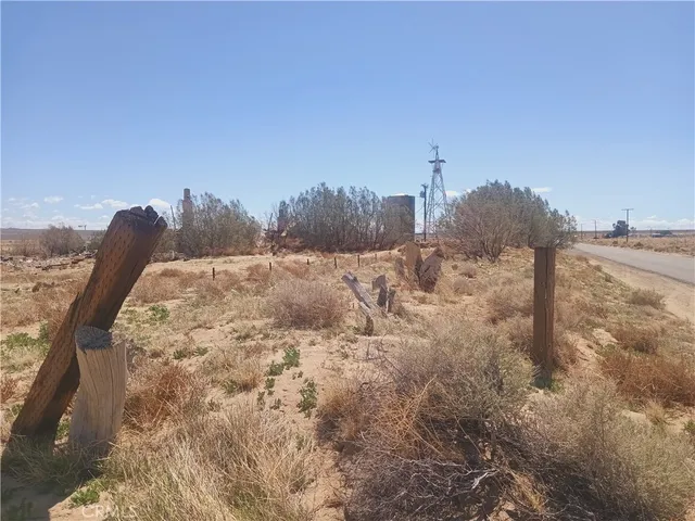 $215,000 | 32292 Neuralia Road, Mojave, CA 93501