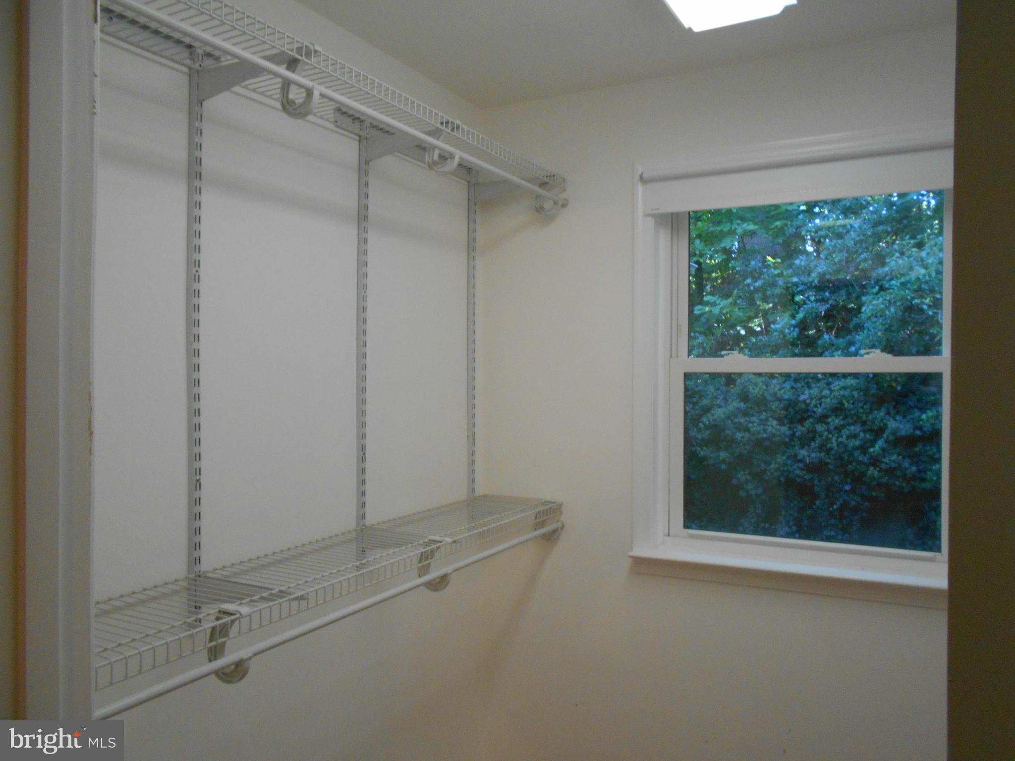 18331 Sharon Road Triangle, VA 22172 - Photo 20 of 30 Walk-in Closet