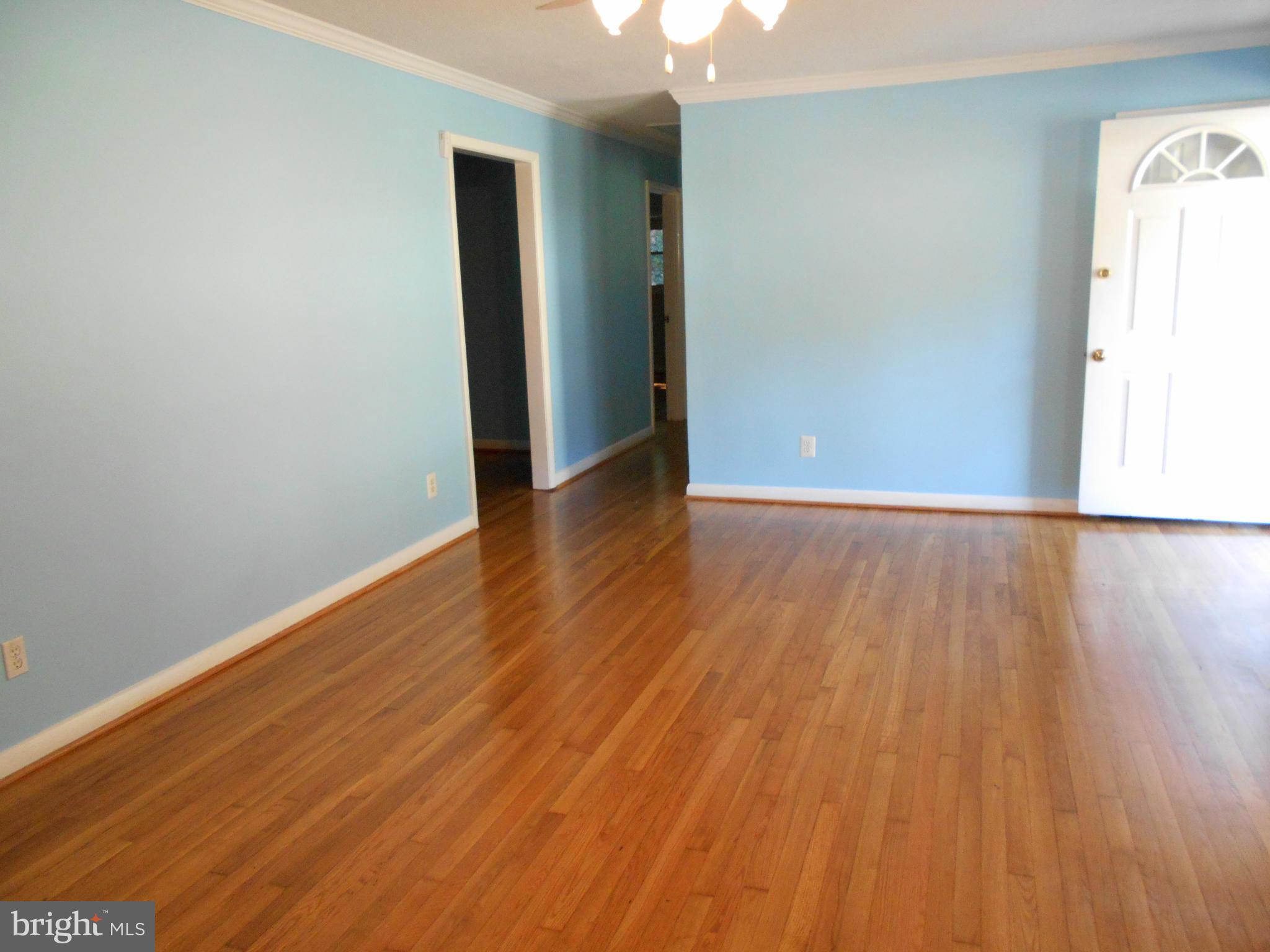 18331 Sharon Road Triangle, VA 22172 - Photo 3 of 30 Living Room