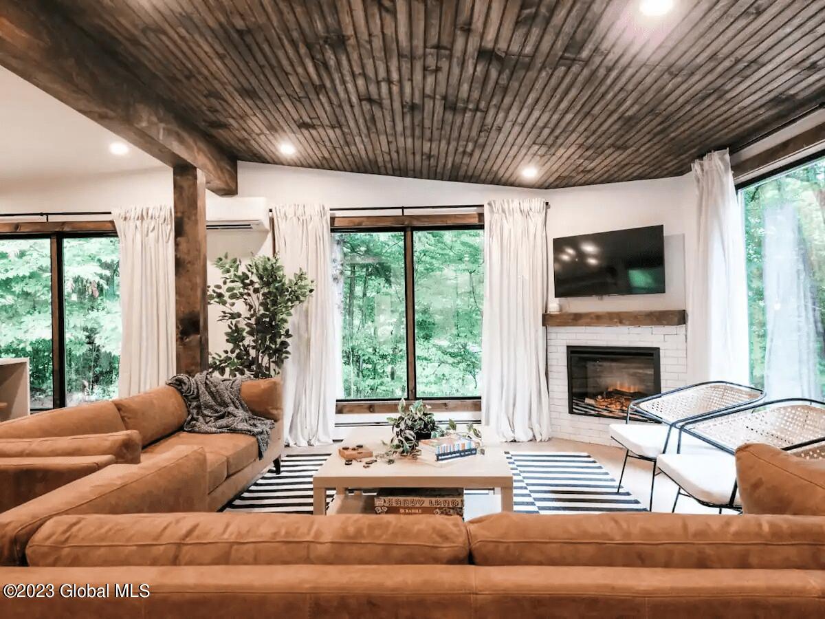 16 Moggre Road Shandaken, NY 12416 - Photo 6 of 21 c6ae6caa-da2c-47a8-a9e7-88de62d5cd2d