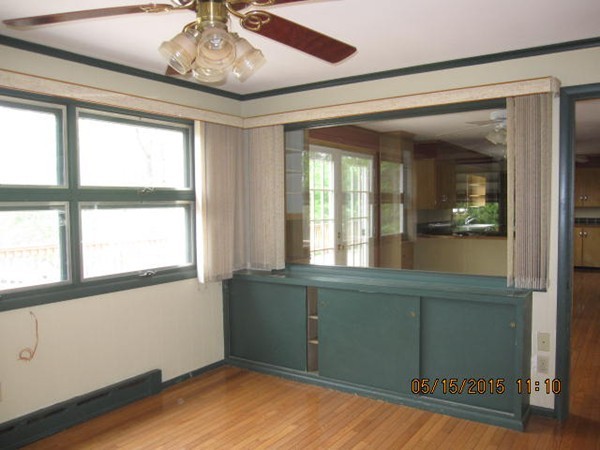 327 Thompson Road Webster, MA 01570 - Photo 4 of 13