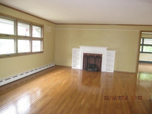 327 Thompson Road Webster, MA 01570 - Photo 7 of 13