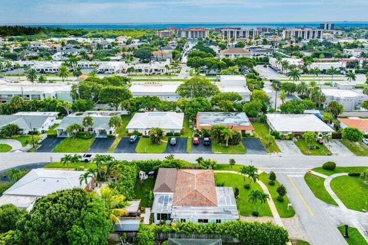 499 Northeast 28th Road Boca Raton, FL 33431 - Photo 46 of 52 an aerial view of multiple house